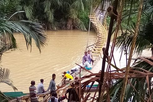 Jembatan Gantung Penghubung 2 Desa di Kaltim Putus, 50 Warga Tercebur ke Sungai