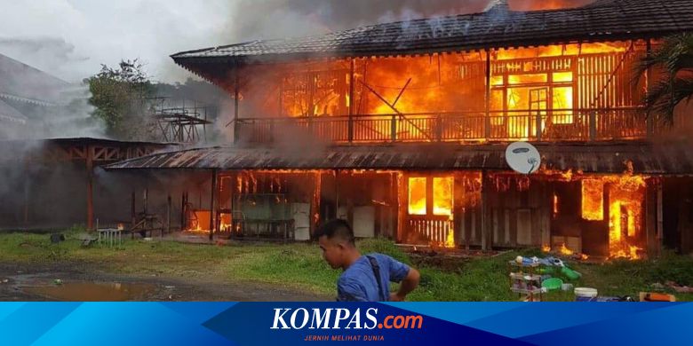 Mes Karyawan Megamas Manado Terbakar Pengunjung Mal Kocar Kacir Halaman All Kompas Com
