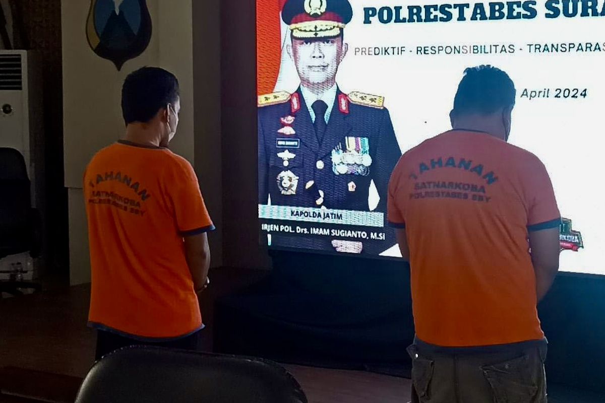 Kedua kurir pembawa puluhan kilogram sabu ke Surabaya, Selasa (30/4/2024).