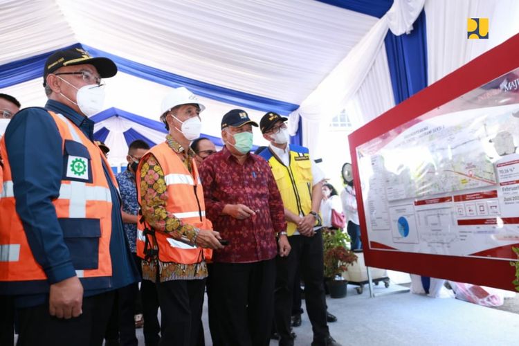 Basuki Hadimuljono saat meresmikan ground breaking Tol Cijago Seksi 3