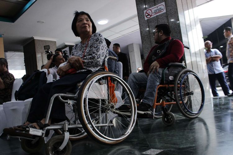 Para peserta Mudik Ramah Anak dan Disabilitas (MRAD) menghadiri konfrensi pers di Gedung Cipta Kementerian Perhubungan, Gambir, Jakarta Pusat, Jumat (20/12/2019). MRAD bertujuan untuk memberi kesempatan sama kepada penyandang disabilitas bisa mudik menggunakan transportasi umum.