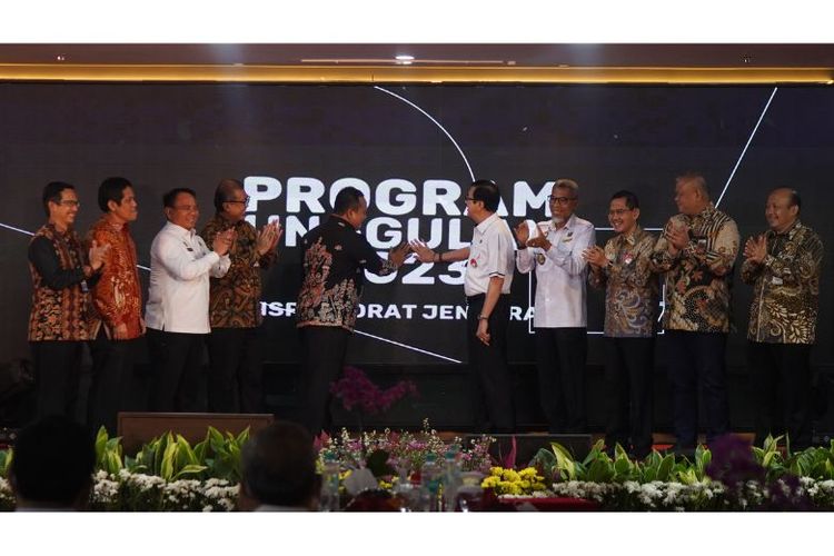 Menkumham Yasonna H Laoly dan Irjen Kemenkumham Razilu saat meresmikan Panca Program Unggulan Itjen Kemenkumham Tahun 2023. 

