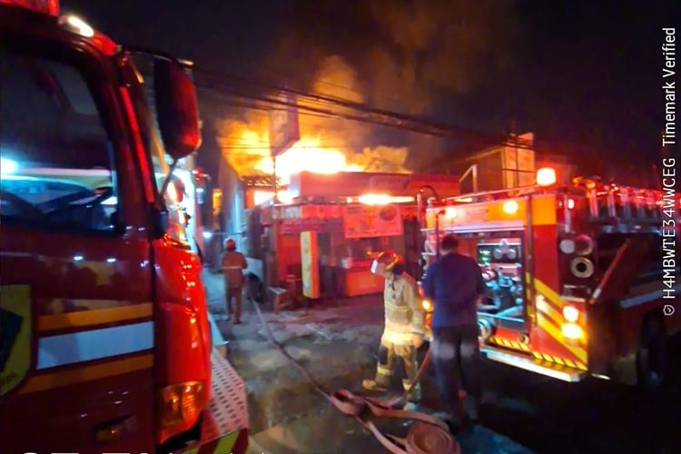 Restoran di Cibinong Bogor Terbakar Saat Karyawan Masak Sambal, Api Merambat hingga Plafon