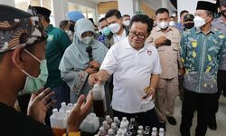 Tinjau Pameran UMKM di Bandung, Gus Muhaimin Cicipi Kopi Cokelat yang Bakal Jadi Oleh-oleh Resmi G20