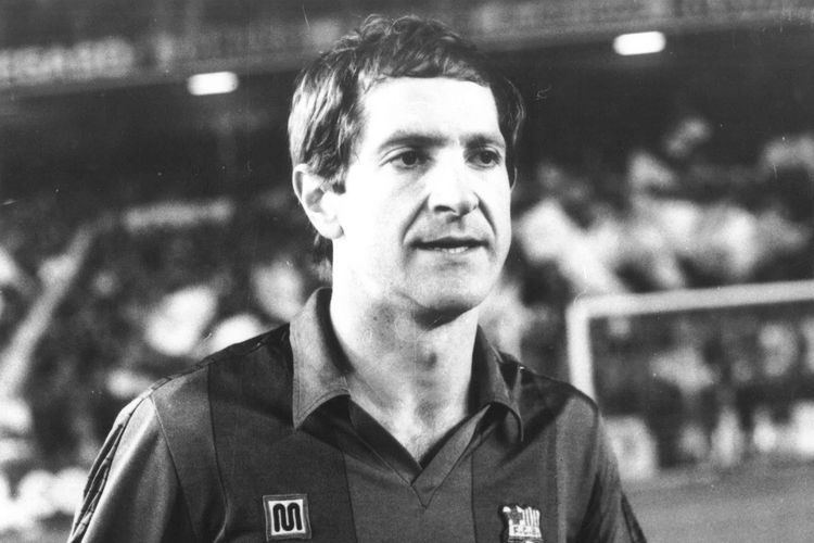 Periko Alonso saat bermain untuk Barcelona pada Liga Spanyol 1983-1984.