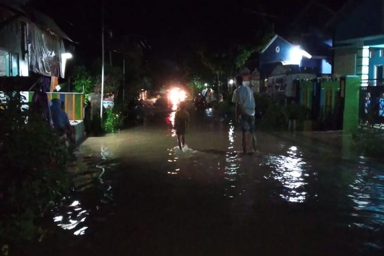 Sejumlah rumah warga di Kabupaten Sumbawa, NTB, terendam banjir di dua kecamatan, Sabtu (5/3/2022).