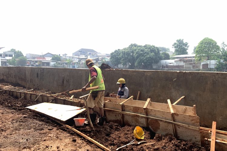 Protes Proyek Turap di Ciracas Berujung Kesepakatan, Warga Kini Awasi Pengerjaan