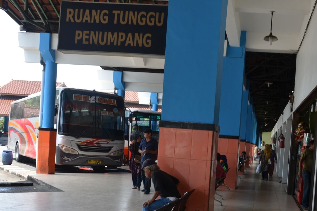 Suasana Terminal Tipe A Bulupitu Purwokerto, Kabupaten Banyumas, Jawa Tengah, Kamis (26/3/202).