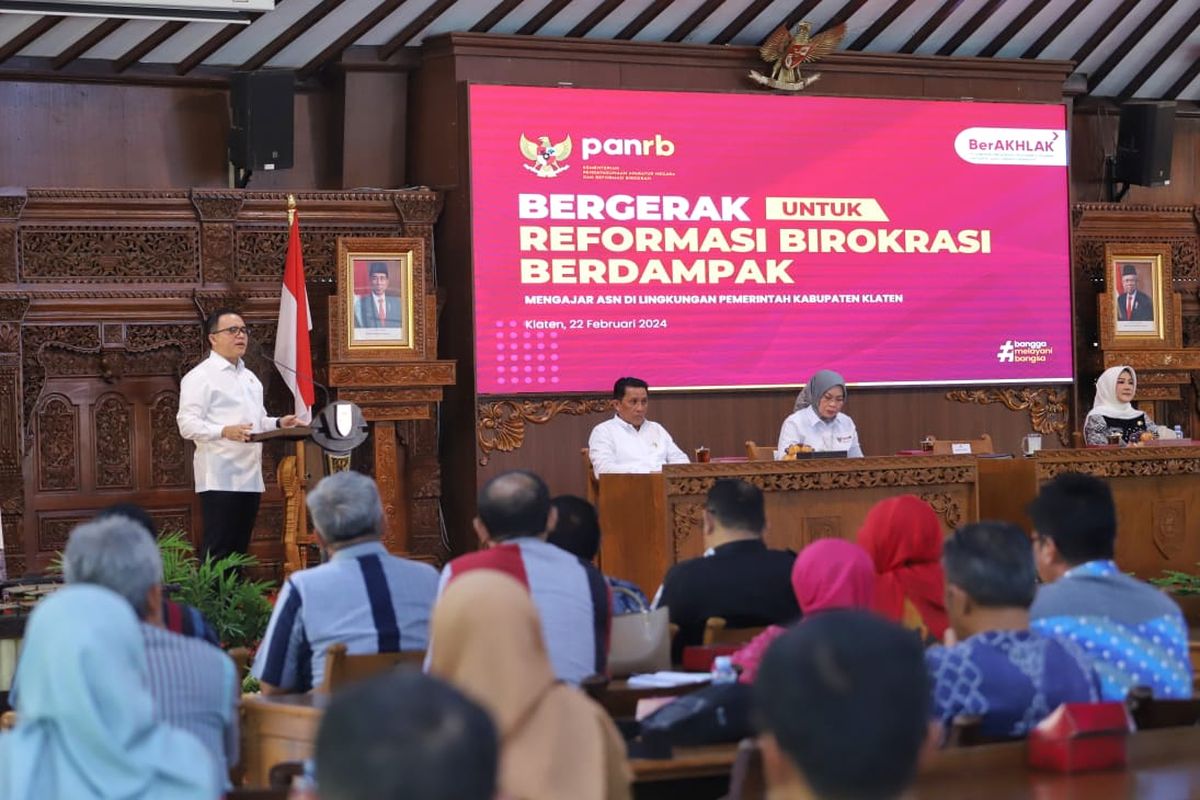 Menteri Pendayagunaan Aparatur Sipil Negara Reformasi Birokrasi (Menpan-RB) Abdullah Azwar Anas melaksanakan kegiatan Sapa Aparatur Sipil Negara (ASN) di Kabupaten Klaten, yang berlangsung di Pendopo Kabupaten Klaten, Jawa Tengah (Jateng), Kamis (22/2/2024).
