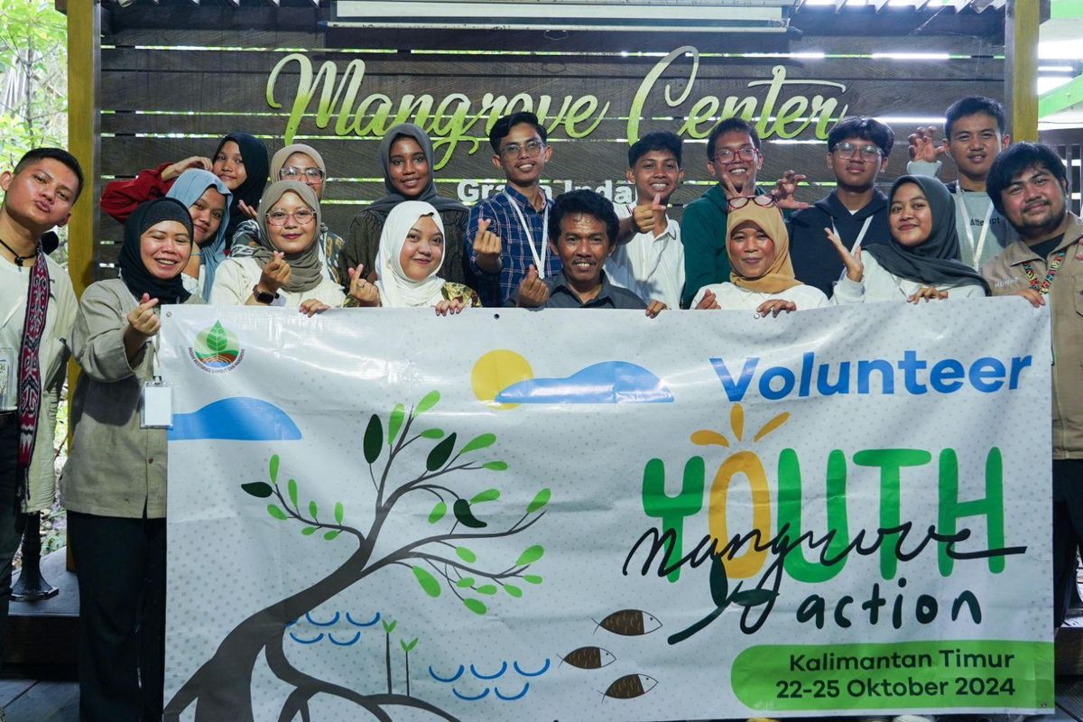 Para peserta Youth Mangrove Action 2024. 