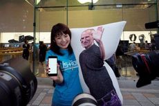 Wanita Ini Ditemani Steve Jobs Saat Antre iPhone 7