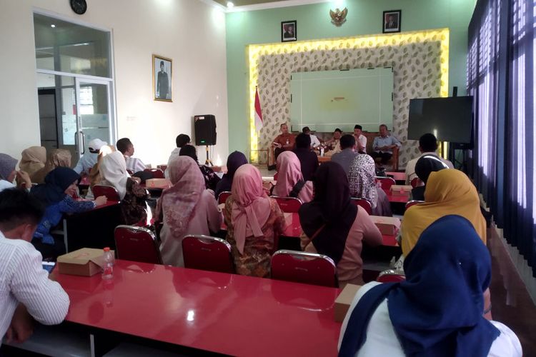 Setelah 3 Tahun, 533 Buruh Pabrik Rokok Pailit di Blitar Akhirnya Terima Tunggakan Upah