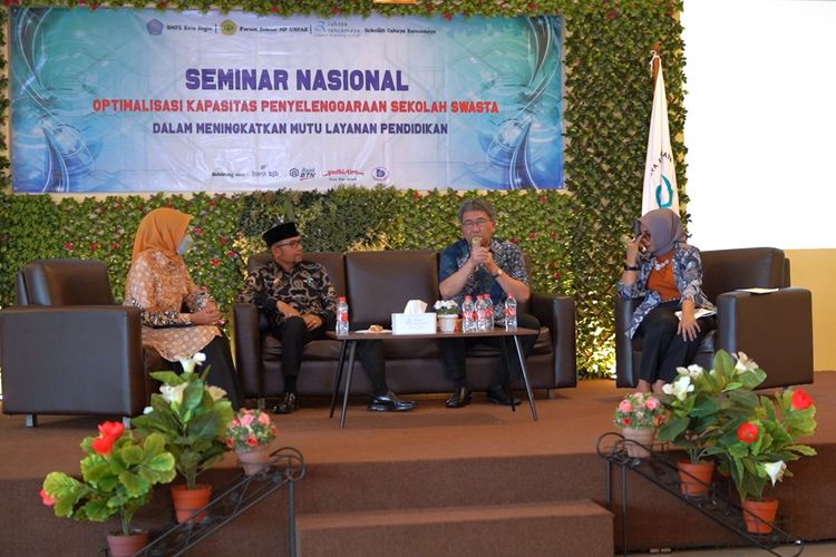 Sekolah Cahaya Rancamaya bersama dengan Forum Doktor Manajemen Pendidikan Universitas Pakuan, dan Badan Musyawarah Pendidikan Swasta (BMPS) Kota Bogor menggelar seminar nasional pendidikan pada 21 Oktober 2023.