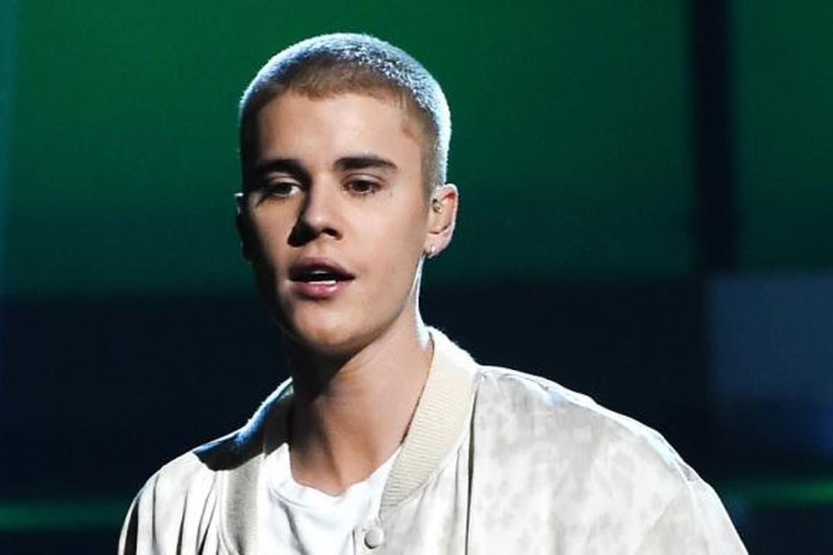 Penyanyi Kanada Justin Bieber tampil pada acara Billboard Music Awards 2016, yang digelar di T-Mobile Arena, Las Vegas, Nevada, AS, Minggu (22/5/2016).