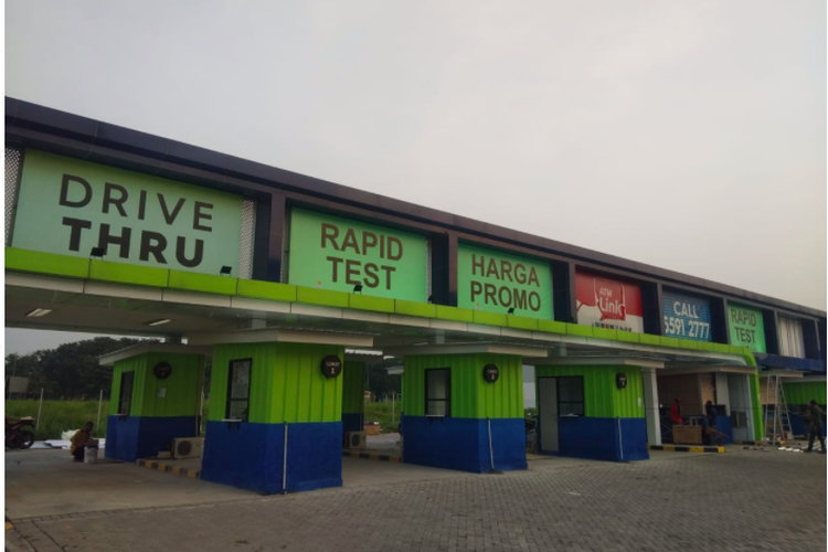  Drive Thru Rapid Test Covid-19 hadir di kawasan bandara Soekarno-Hatta, tepatnya di Soewarna Business Park.