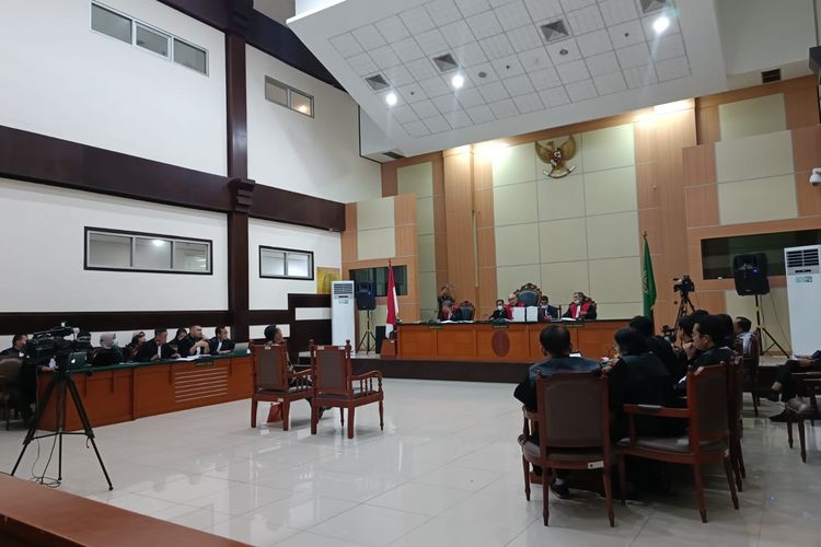 Persidangan Haris Azhar dan Fatia Maulidiyanti di Pengadilan Negeri Jakarta Timur, Senin (12/6/2023).