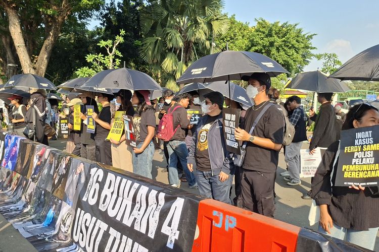 Aksi Kamisan Peringati Hari Keadilan Sedunia, ICW: Hari Ini Korupsi Diperangi atau Difasilitasi?