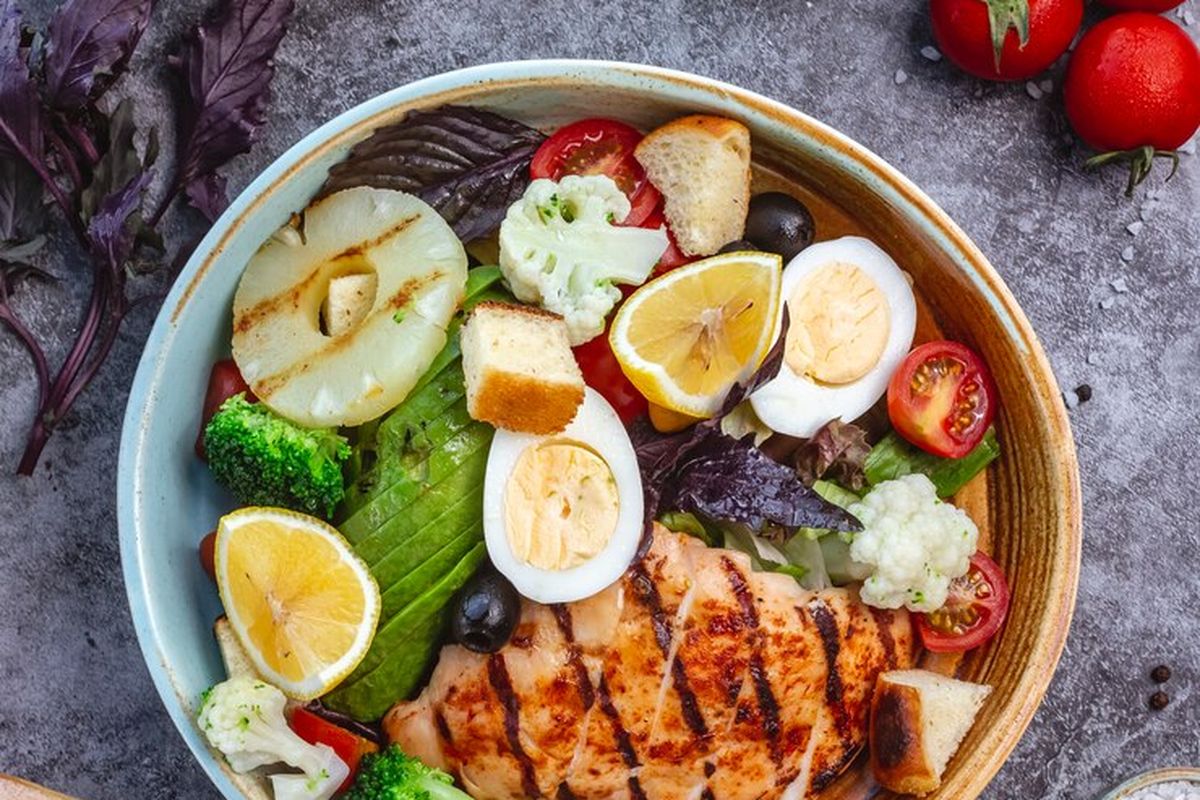5 Makanan Ringan Sehat untuk Dikonsumsi Malam Hari Menurut Ahli Gizi