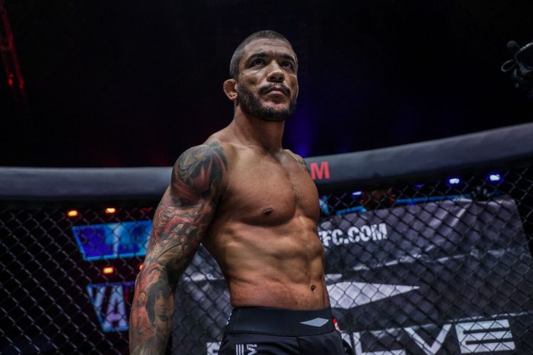 Alex Silva saat bertanding di ONE Championship. 