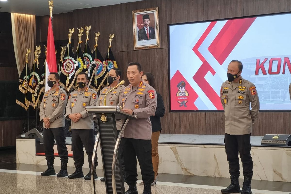 Kapolri Jenderal Listyo Sigit Prabowo di Ruangan Rupatama, Mabes Polri, Jakarta, Jumat (14/10/2022).