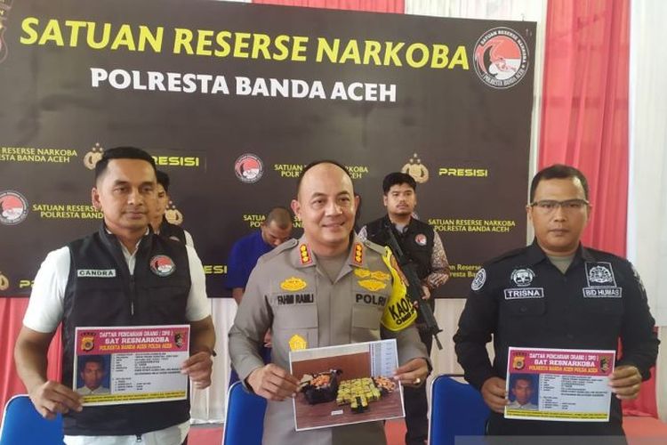 Konferensi pers penangkapan DPO pengedar 10,4 kg sabu-sabu, di Mapolresta Banda Aceh, Kamis (23/11/2023).