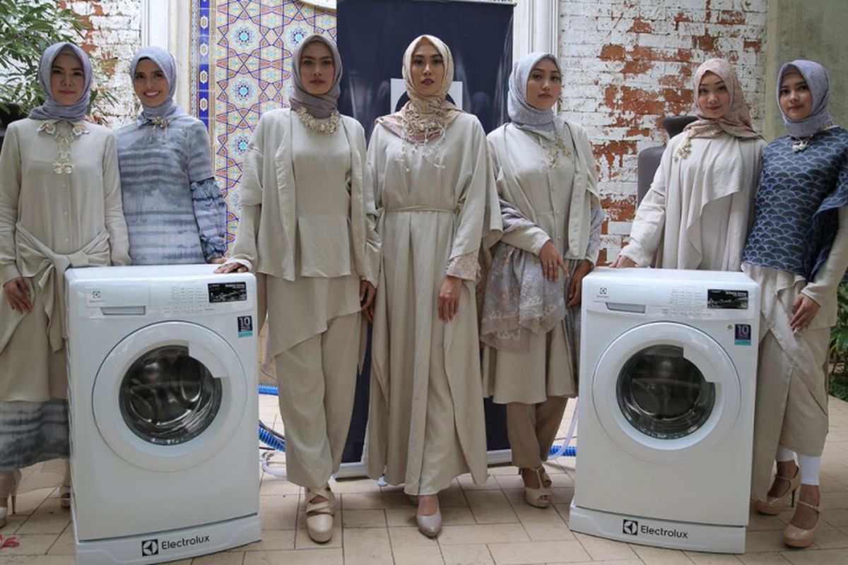 Peluncuran mesin cuci terbaru Electrolux UltraeEco Washer yang memiliki fitur pencucian khusus hijab dan batik.
