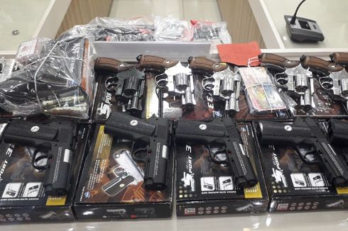 Polisi Tangkap Penjual Senjata Ilegal yang Berdagang Lewat Medos