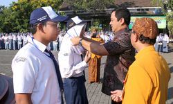 Ini Pesan Wali Kota Hendi Saat Antar Anaknya Masuk Sekolah Hari Pertama