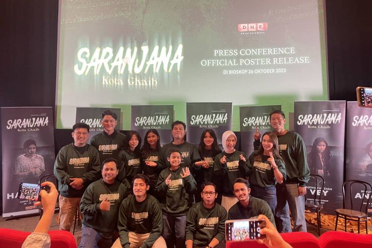 Film Saranjana: Kota Ghaib baru saja merilis poster dan trailer perdananya. Film tentang kota mistis di Kalimantan ini akan tayang di bioskop pada 26 Oktober 2023. 
