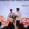 Kemendikbud Ristek Serahkan Beasiswa Pendidikan untuk Anak Korban Pelanggaran HAM Berat di Aceh
