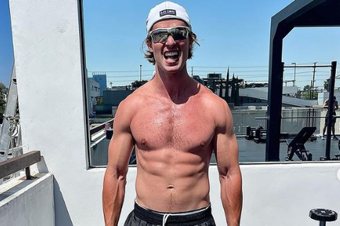 Intip, Olahraga Pagi Patrick Schwarzenegger Bangun Otot dan Usir Lemak