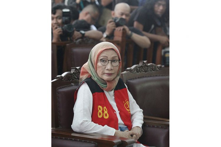 Tersangka kasus dugaan penyebaran berita bohong atau hoaks Ratna Sarumpaet mengikuti sidang perdana di PN Jakarta Selatan, Jakarta, Kamis (28/2/2019). Sidang perdana tersebut beragendakan pembacaan dakwaan dari jaksa penuntut umum.