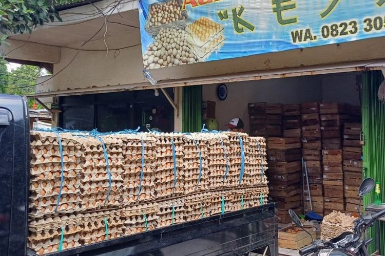 Penampakan toko milik Adi (45), distributor telur ayam yang berlokasi di Jalan AUP, Pasar Minggu, Jakarta Selatan, Jumat (1/3/2024).