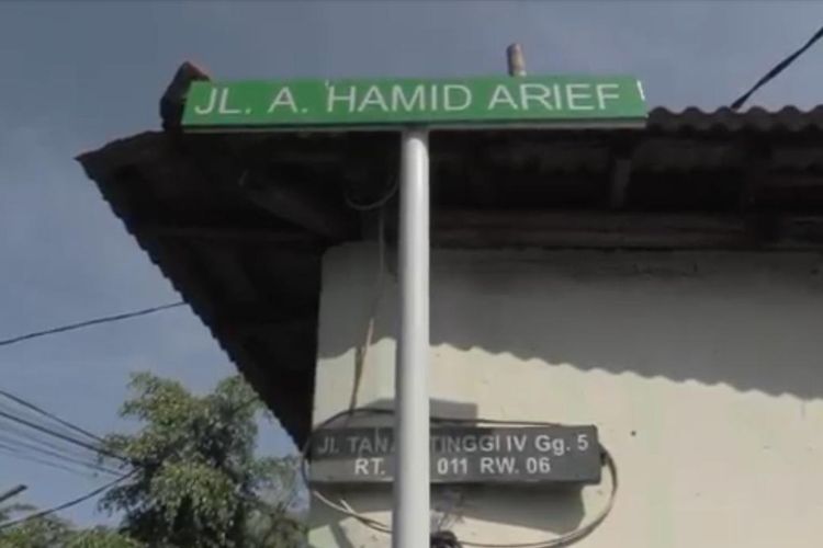 Jalan Tanah Tinggi I Gang 5 kini namanya telah diganti menjadi Jalan A. Hamid Arief, hal tersebut menuai penolakan dari warga. 
