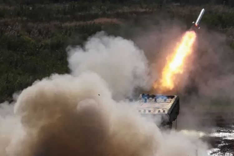 Senjata termobarik bisa diluncurkan dari kendaraan TOS-1A Solntsepyok.