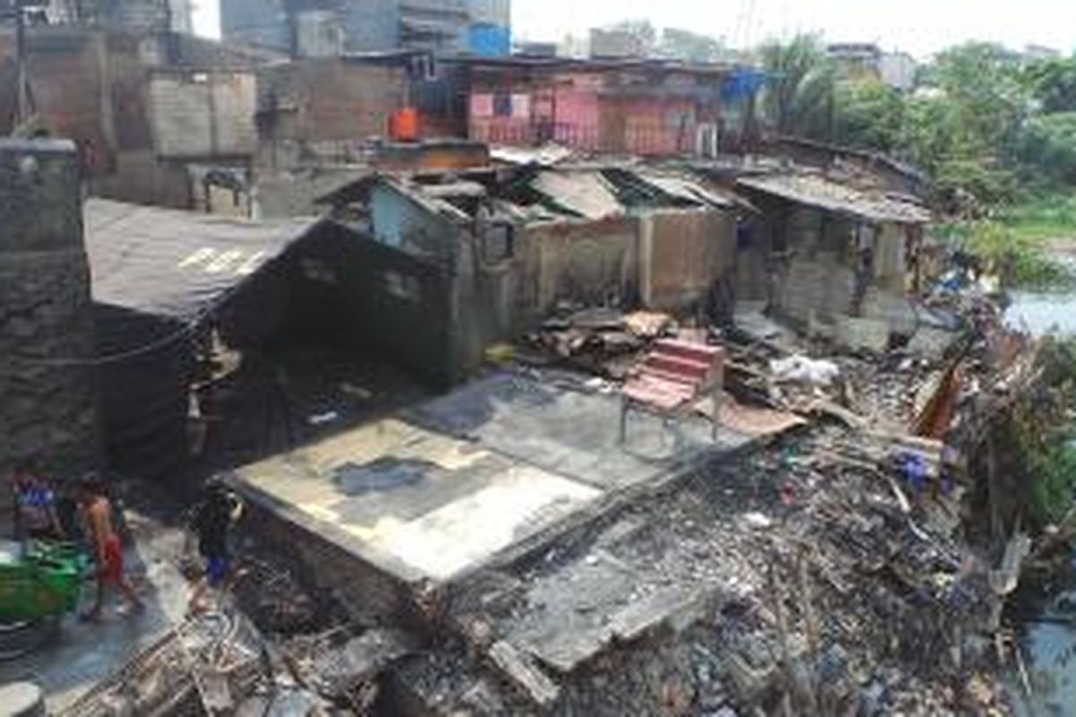 Pasar Gembrong di Jatinegara, Jakarta Timur yang terbakar. Rabu (5/8/2015).