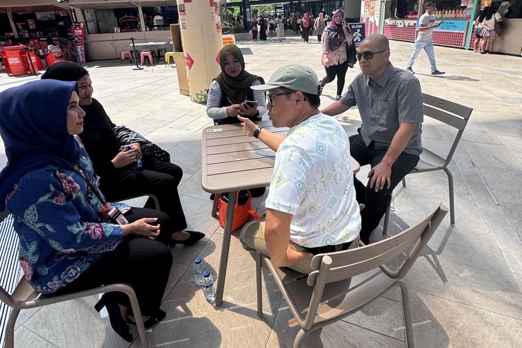 Gus Imin menyapa PMI di Singapura dan mengajak mereka berdialog, Minggu (15/6/2025).