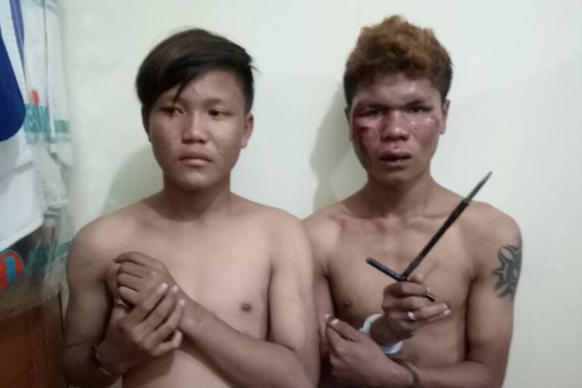 Dua bocah asal Bekasi EAS (19) dan FR (15) yang nekat melakukan tindak pencurian sepeda motor di jalan Melati Raya, Kelutahan Kalibaru, Kecamatan Medan Satria, Bekasi pada Selasa (27/6/2017). (dok. Polres Metro Bekasi Kota)