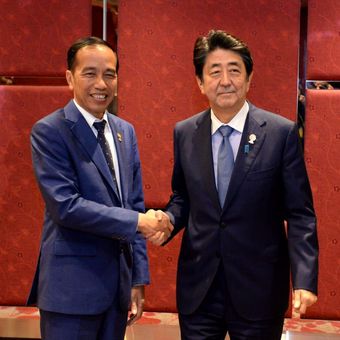 Jokowi dan Shinzo Abe saling memberi pesan hangat usai pengumuman Shinzo Abe yang mengundurkan diri dari posisinya sebagai perdana menteri Jepang.