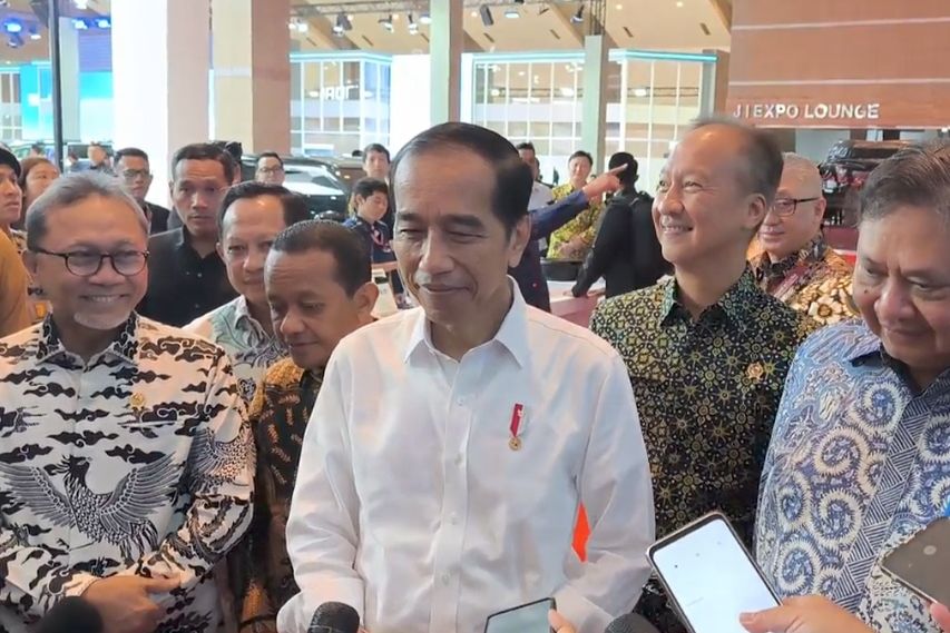 Senyum Jokowi dan Para Menteri Saat Ditanya Keunggulan Prabowo-Gibran