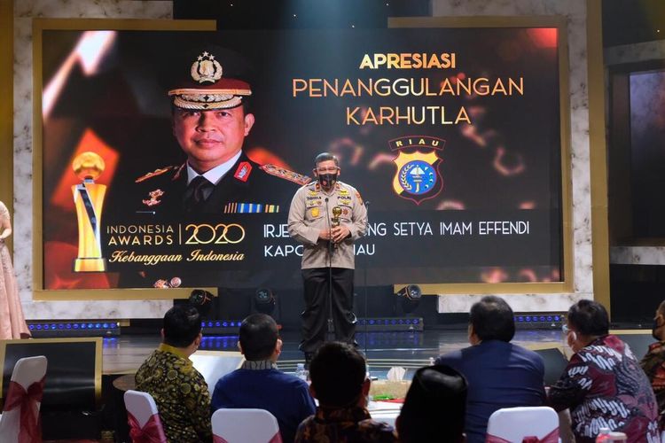 Wakapolda Riau Brigjen Pol Tabana Bangun mewakili penerimaan penghargaan Indonesia Award 2020 untuk Kapolda Riau Irjen Pol Agung Setya Imam Effendi di Jakarta, Rabu (7/10/2020) malam.