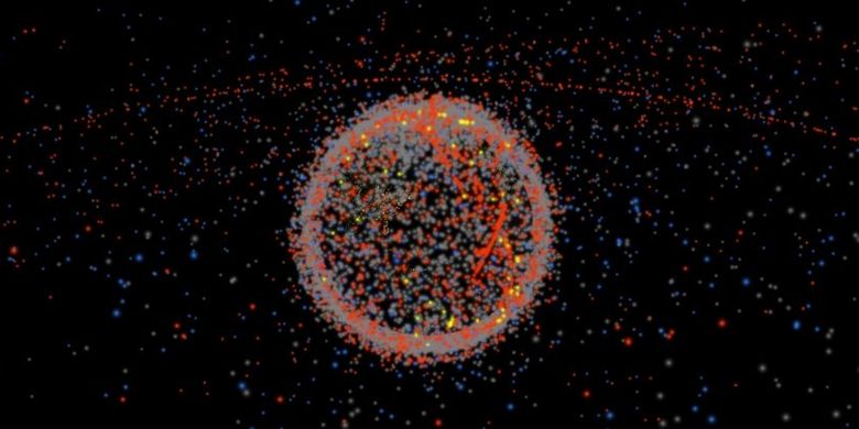 Sampah luar angkasa penuhi orbit Bumi. Sampah-sampah ini berasal dari pecahan satelit yang sudah tak aktif.