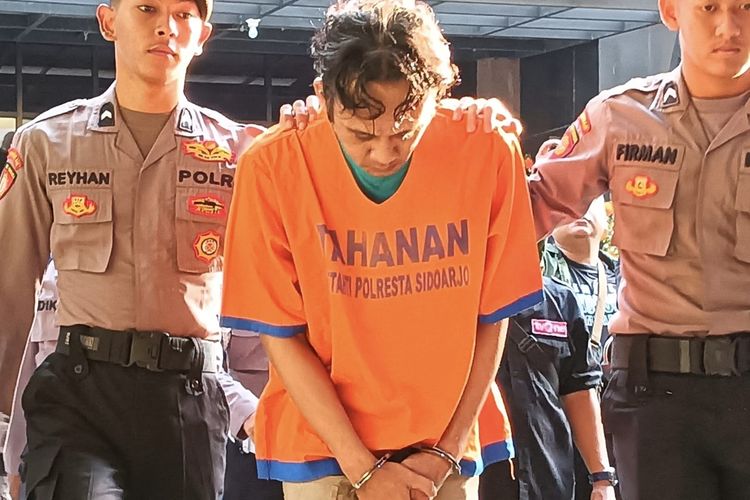 Pelaku pencabulan anak di bawah umur Sidoarjo, Rabu (30/10/2024).