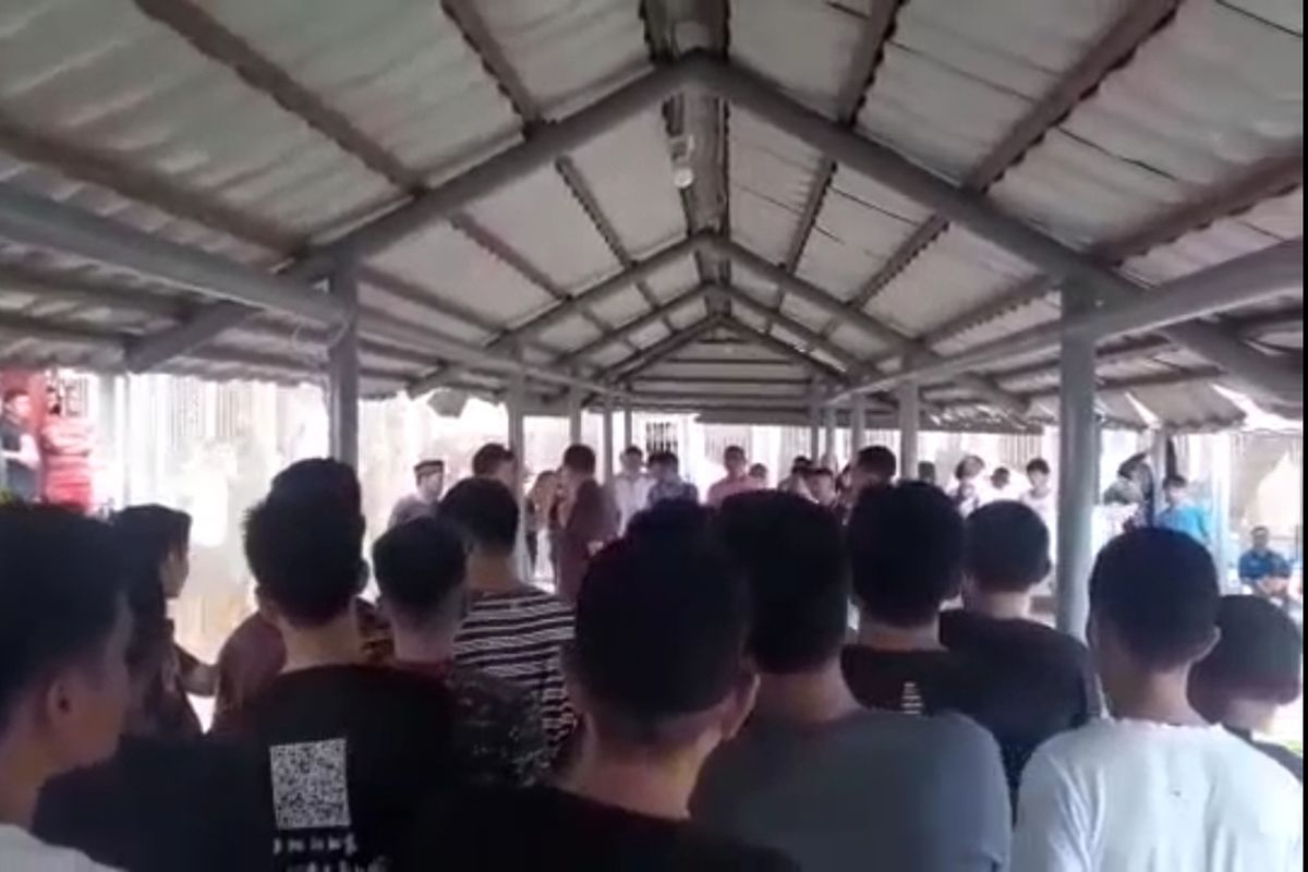 Diduga Lakukan Pungli, Kalapas Parepare Didemo Warga Binaan