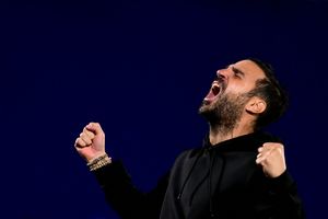 Cesc Fabregas Diperingatkan Jangan Latih Manchester United