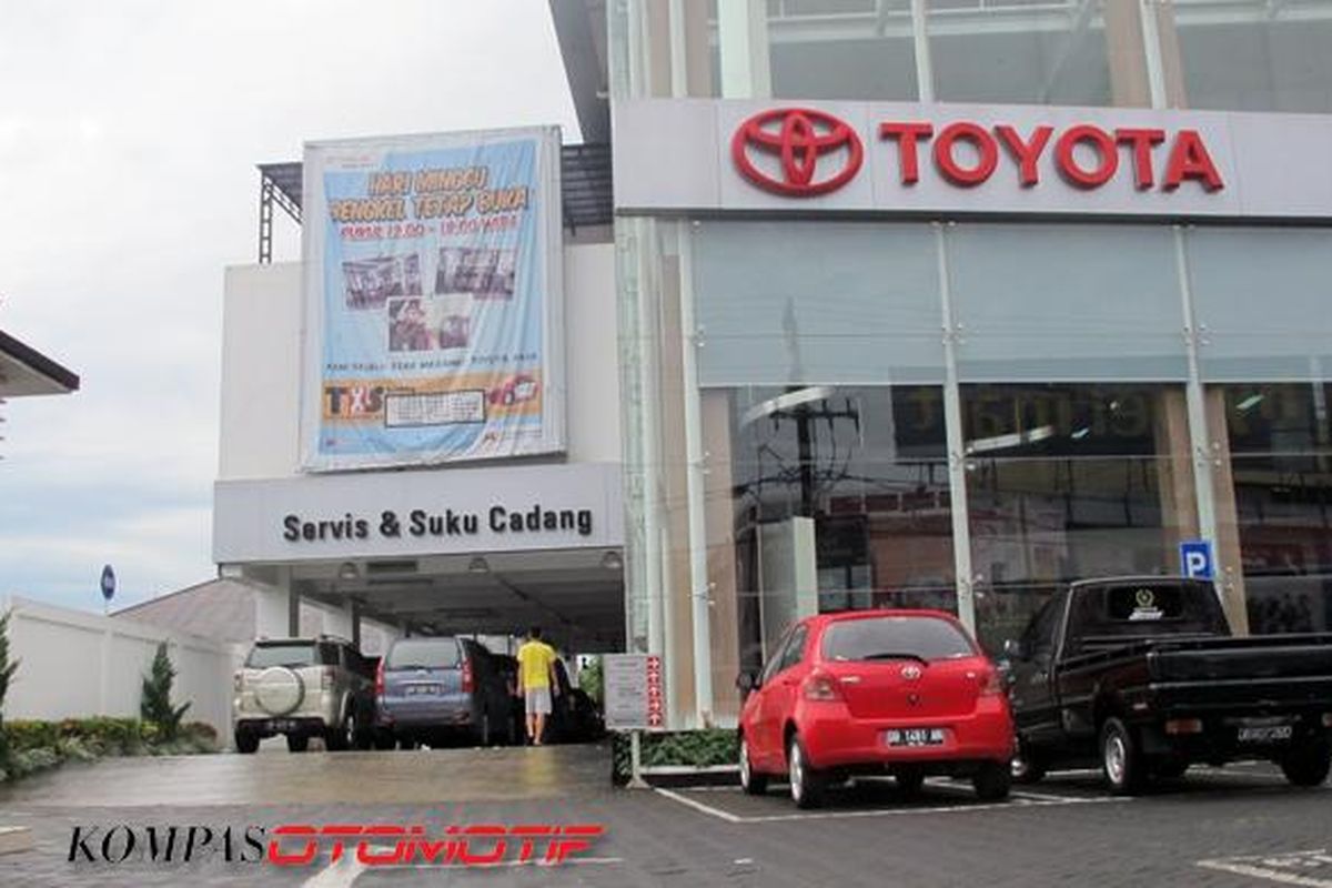 Dealer Toyota, Hasjrat Abadi Manado. 