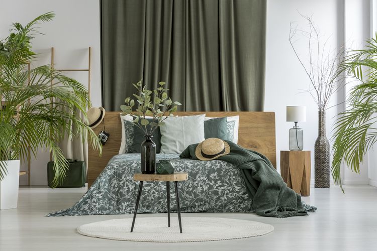 Ilustrasi kamar tidur dengan nuansa warna hijau zaitun atau olive green. 