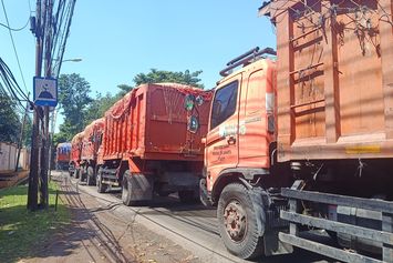 Di Balik Julukan Panas Bekasi, Ada Kehidupan yang Terus Berjalan