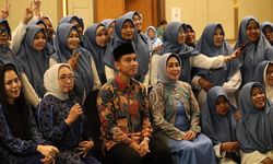 Silaturahmi dengan 125 Bu Nyai dari 13 Kabupaten, Gibran Ajak Pondok Pesantren Sambut Revolusi Industri 5.0