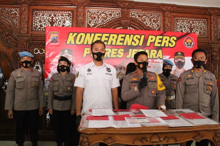 Jumpa pers investasi bodong di Mapolres Jepara, Rabu (17/11/2021).